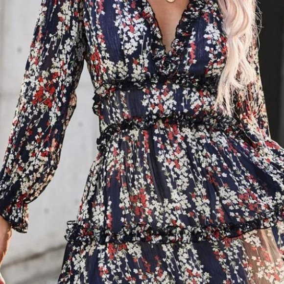 Floral print open back ruffle long sleeve dress - Picture 4 of 5